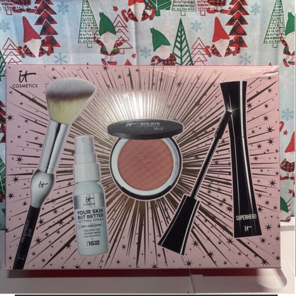 it Cosmetics ~ 4PC Mascara, Blush, Setting Spray & Brush Celebrate Beauty Set